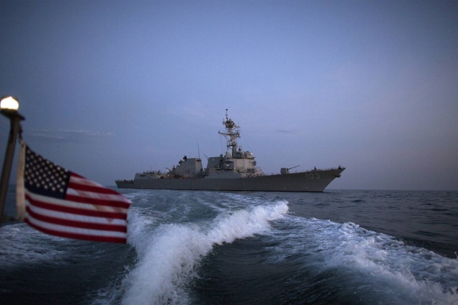 Конгресс США призвал президента Байдена направить боевые корабли в Черное море