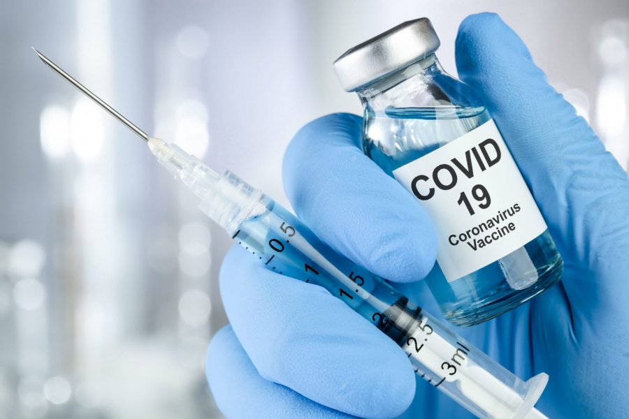 Иммунолог Николай Крючков рассказал, почему люди никогда не создадут единую COVID-вакцину