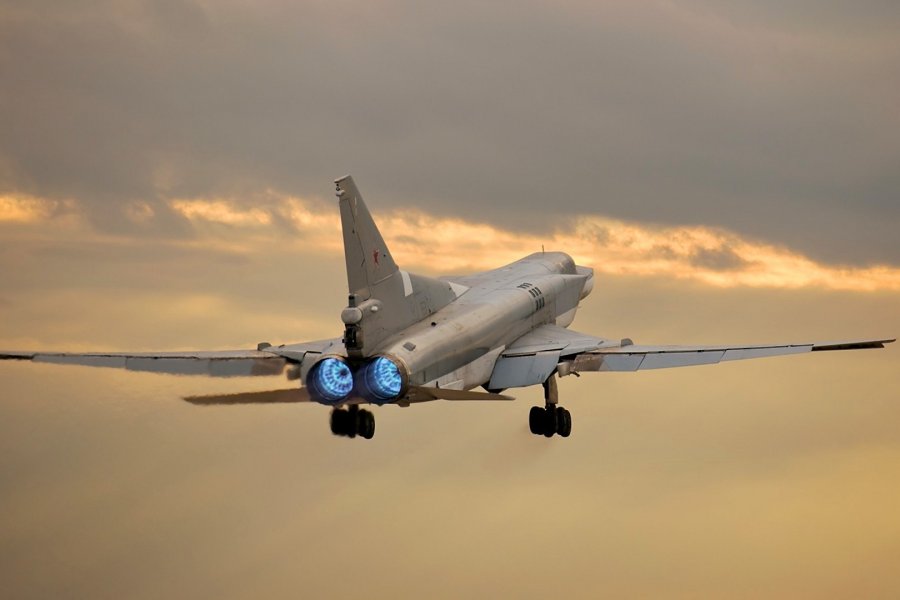 Группа бомбардировщиков ВКС РФ отработала налет на секретную базу стран НАТО