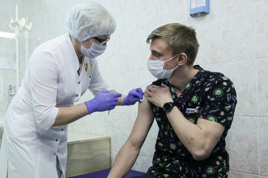 Минздрав РФ не станет открыто сообщать данные о смертности после вакцинации от COVID-19