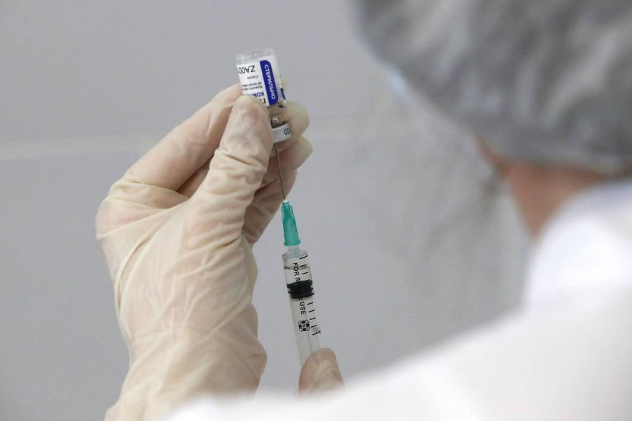 Правительства стран преследуют массовую COVID-вакцинацию не из медицинских целей