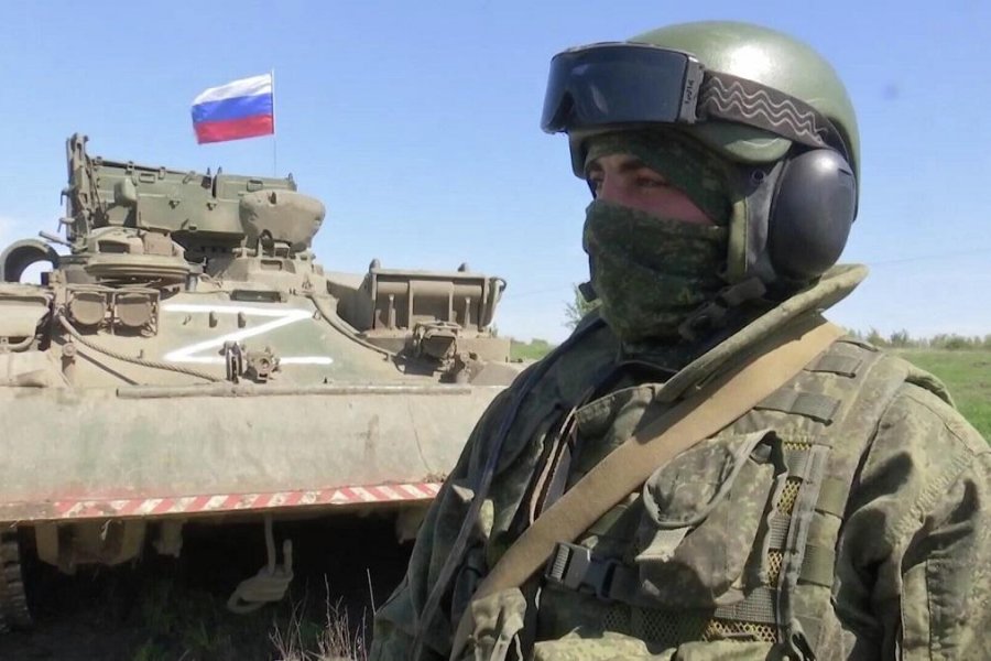 Военный эксперт Болтенков: над крупными узлами обороны сил ВСУ в ЛНР нависла угроза окружения