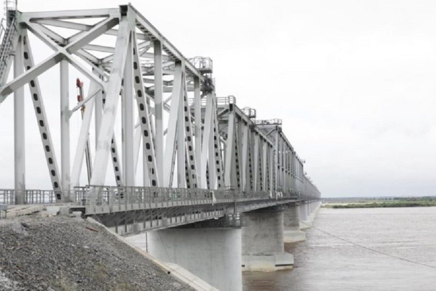 ВСУ нанесли очередной ракетный удар по железнодорожному Антоновскому мосту в Херсоне