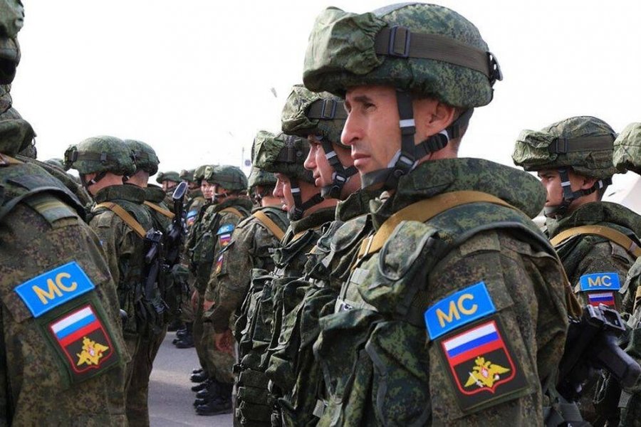 Военные РФ остановили атаку Азербайджана в Карабахе, но риск столкновений возрос