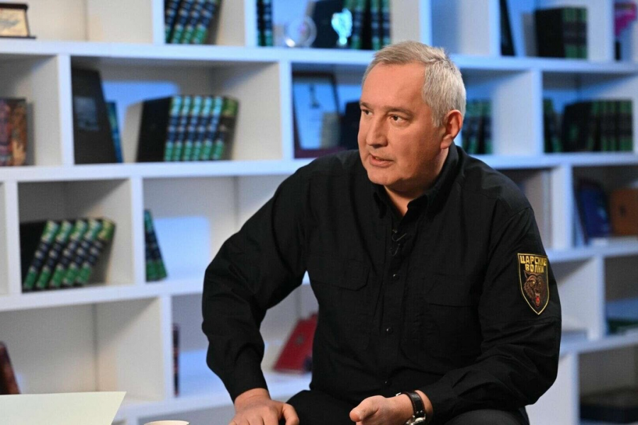 МК:  Рогозин продолжил конфликт с Игорем Стрелковым и назвал его слабым