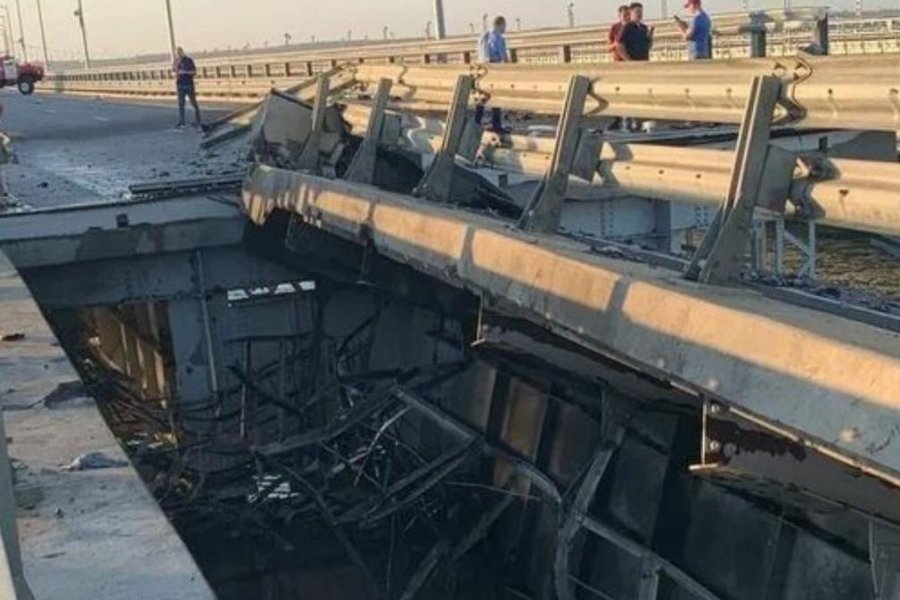 Mash: один пролет Крымского моста в сторону Тамани разрушен ночью 17 июля
