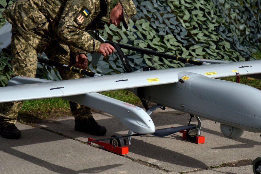 Военный эксперт Дандыкин допустил, что долетевшие до Москвы дроны направили с Украины